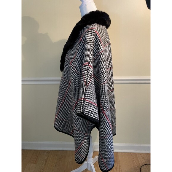 Jones Of NY Women's One Size Houndstooth Wrap Poncho with Black Faux Fur Collar - Picture 2 of 5